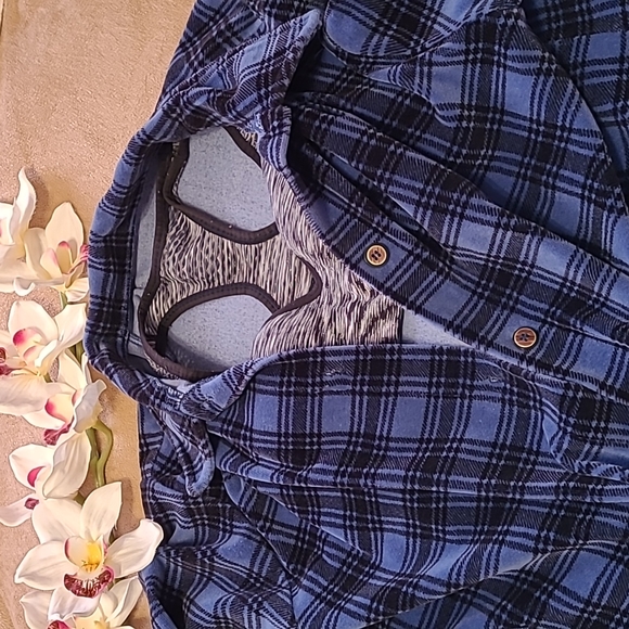 VELOUR Shacket / button up Top - Picture 16 of 16